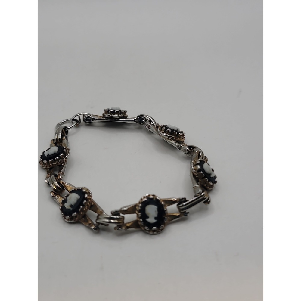 Lisa Gold Tone Black White Cameo Oval Link Bracelet Victorian Statement